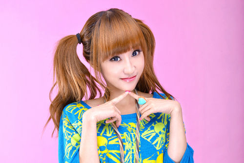 夏后《输给时间》 首牵手小贱讲述音乐故事