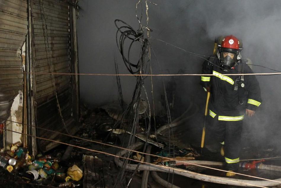 上海一农产品市场发生火灾已造成6人死亡