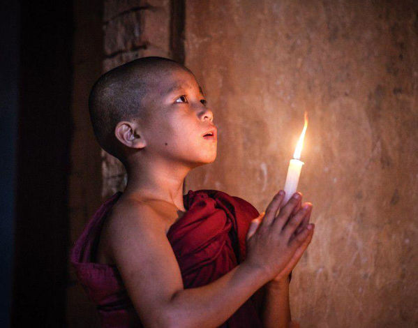 实拍缅甸小沙弥真实生活