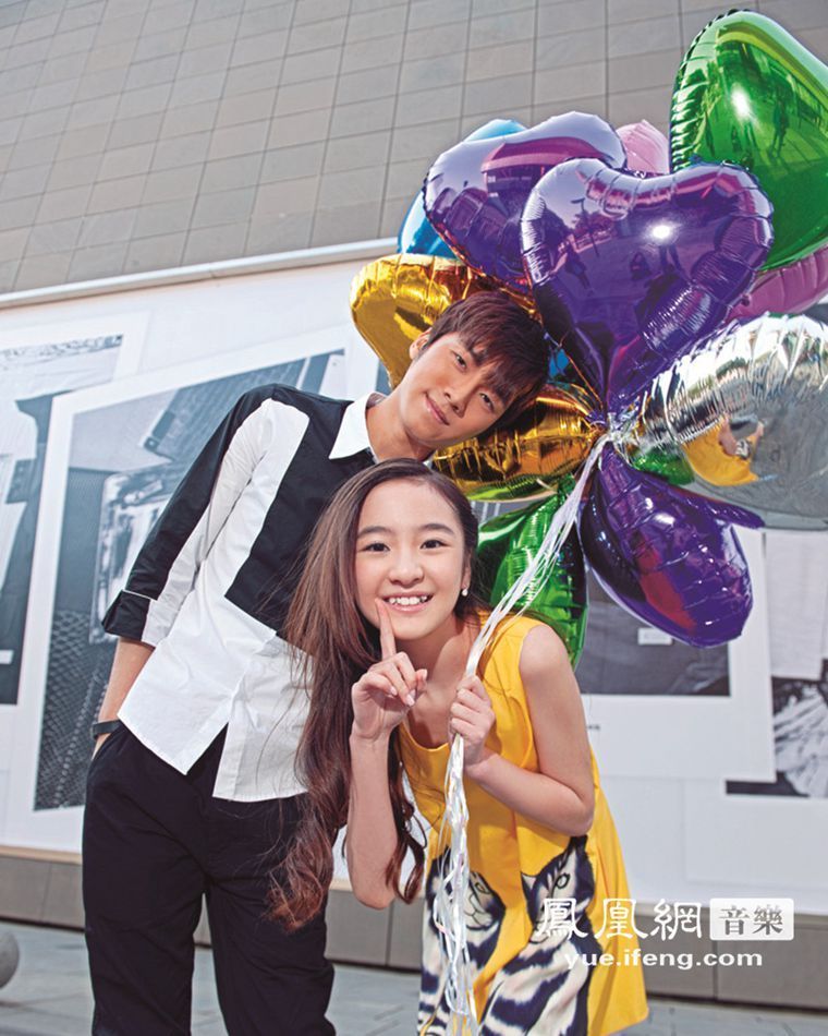 mi2曝光抢眼街拍写真俊男美女被赞天作之合