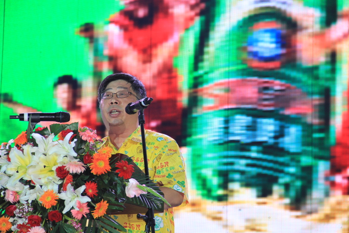三届淄博青岛啤酒节"启动大众网讯(通讯员 张春玲 陶志宇)7月27日晚