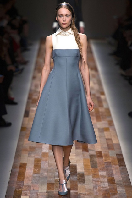 valentino巴黎秀场绽放含蓄之美