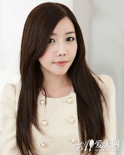 韩国女生鹅蛋脸发型甜美可爱吸睛