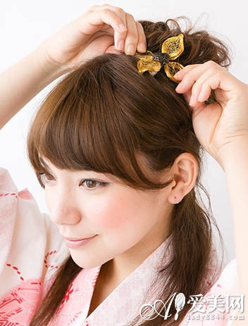 日式高髻花苞头半扎发 婉约又时尚