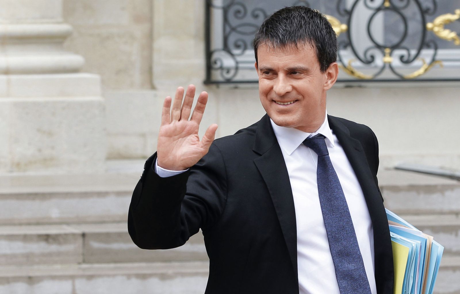 起底法国新总理:被称奥朗德的"救火队员" 球迷出身