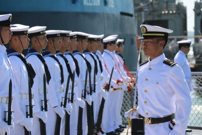 近日来自澳洲和日本海军的人员近日联合举行了一次追思会,为第二次