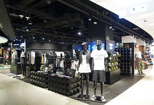 国际潮牌boylondon演绎个性街头风格