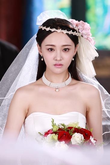郑爽偏偏喜欢你曝婚纱照最委屈新娘展演技