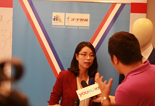 才子男装赞助青运会助威青运才子向赢出发