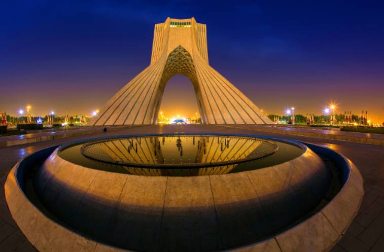 最时尚大胆的人群,富有民族特色和别致的咖啡馆以及大量的艺术博物馆