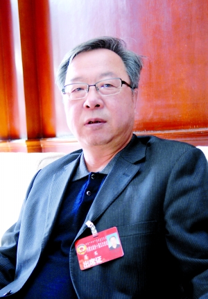 本报记者 袁永红 摄□本报记者 庞俊峰"作为委员,所提意见和建议被