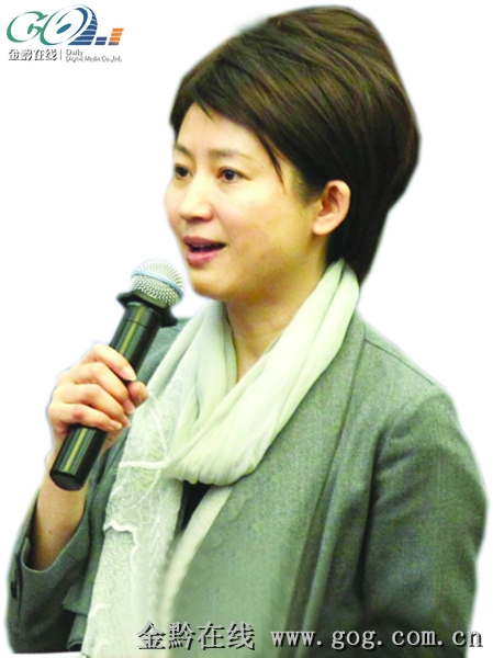 贵州代表团开放日进行媒体问答,栗战书帮央视记者解围"给王小丫一个