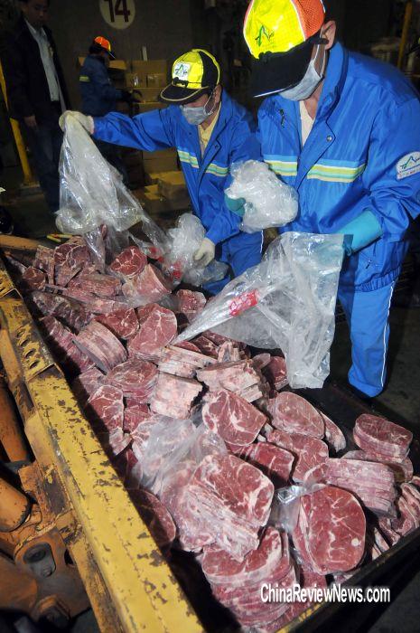 台北市销毁6700多公斤含瘦肉精美国牛肉组图
