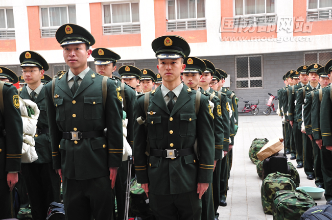 2012年2月24日,人民大学2008级武警国防生开始赴基层部队进行代职锻炼