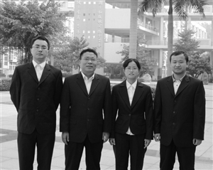 三高奥数培训团队合影,左起为:虞忠刚,李雨红,宋艳红,许苏华饶家鼎