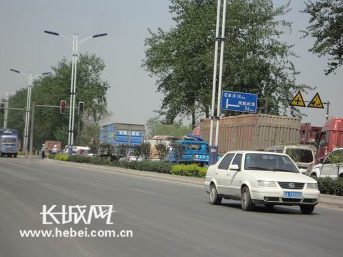 【网友在现场】藁城境内307国道大堵车(图)