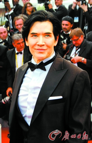 费翔我服老但还是爱玩