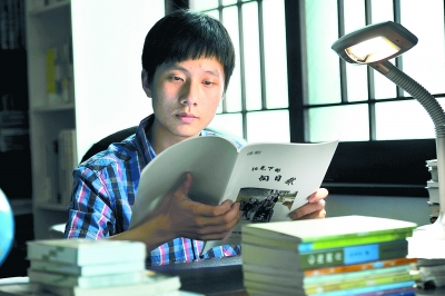 少年作家林卓宇创作话剧《阳光下的向日葵》