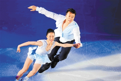 申雪,赵宏博选择了在深圳进行两人冰坛牵手20周年纪念演出,同时也是