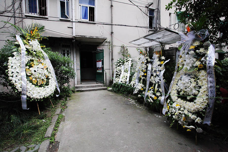 英雄司机一路走好