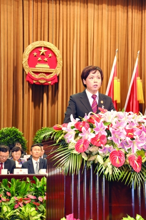 举行第二次大会,会上,扬州市中级人民法院院长蒋惠琴向大会作工作报告