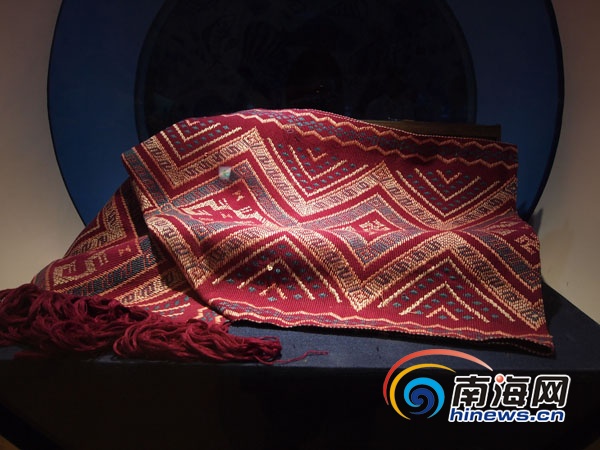 黎锦水晶黄花梨海南三宝亮相丽水世博会