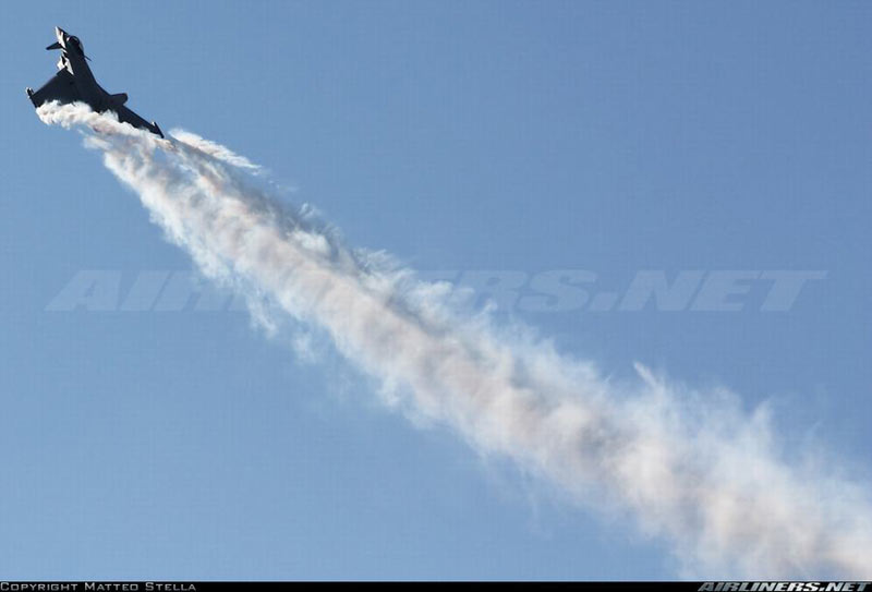 高清世界先进战机大角度爬升秀