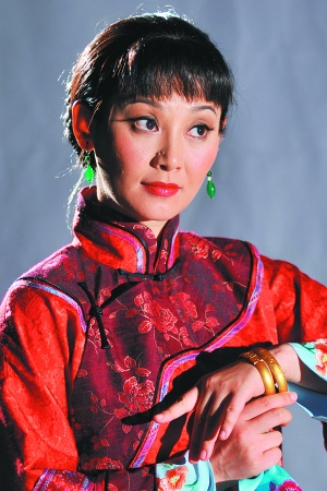 《原野》中徐帆饰演的金子