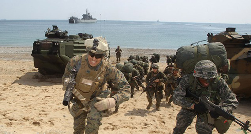 韩美举行联合登陆演习首次出动鱼鹰组图