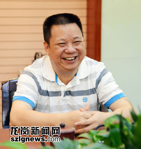 龙岗区坪地街道党委书记钟春平