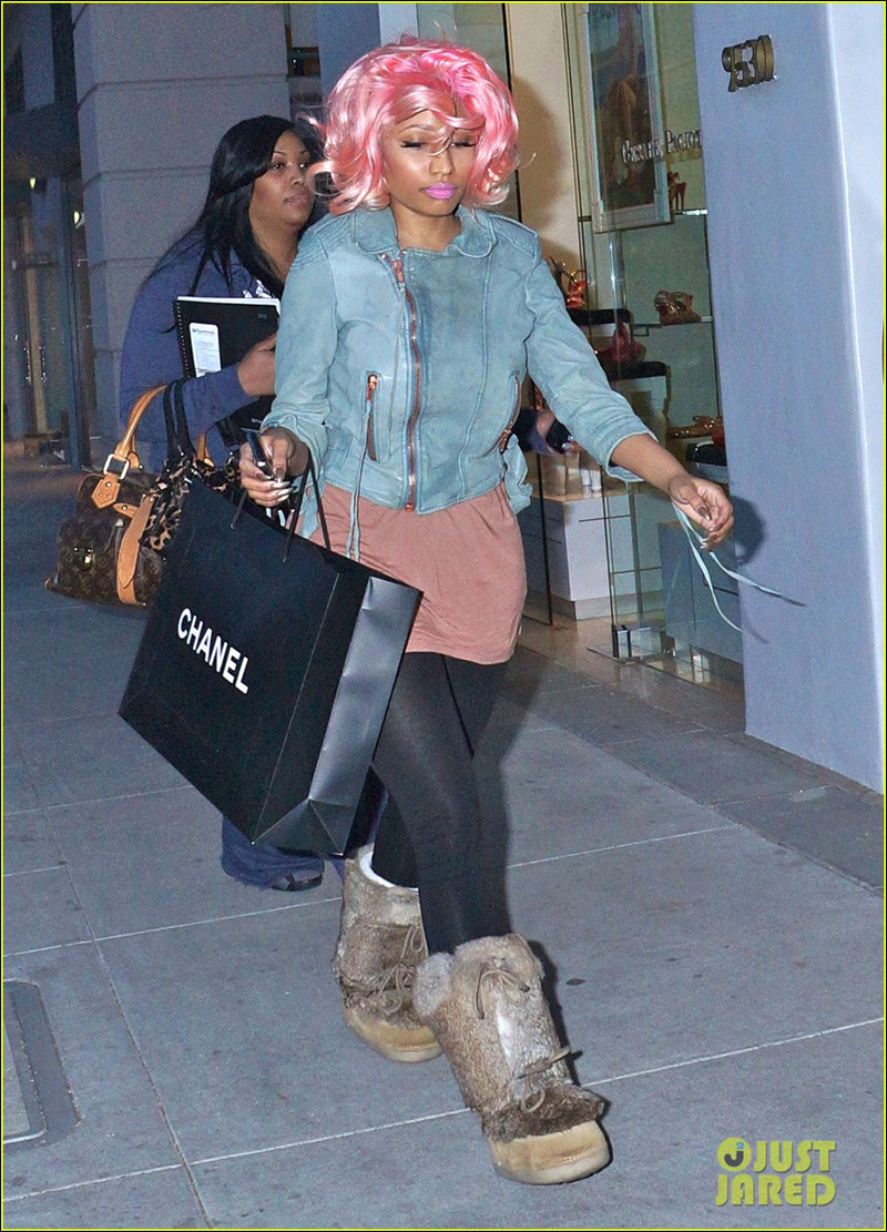 高清nickiminaj身价飞速逛名店买东西不手软