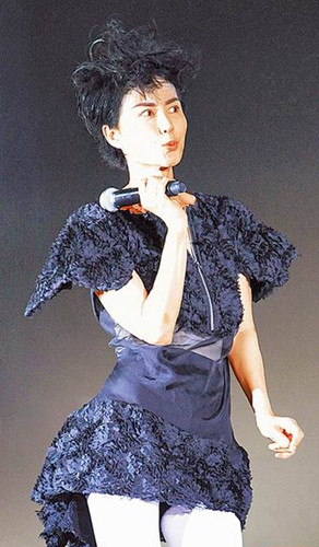 王菲重庆续唱破例开金口36字箴言催泪粉丝图