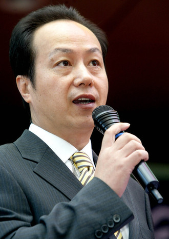 罗京(资料图)罗京在2008年5月央视内部体检时,查出身患淋巴癌,并于