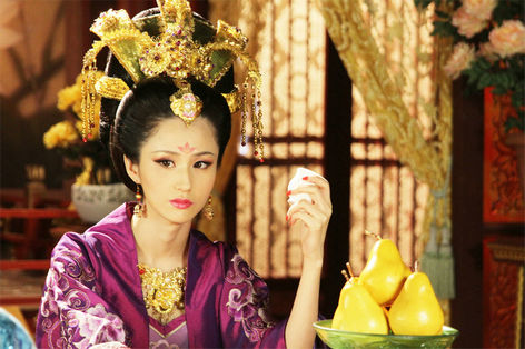 将于今晚登陆湖南卫视开播,在电影《肉蒲团》大放异彩的蓝燕华丽转身