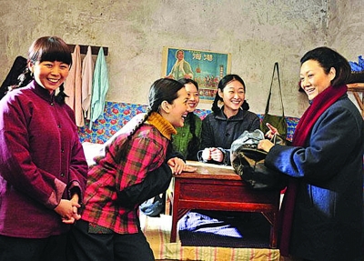 《小麦进城》剧照聚焦上世纪70年代的"凤凰女"的电视剧《小麦进城》将