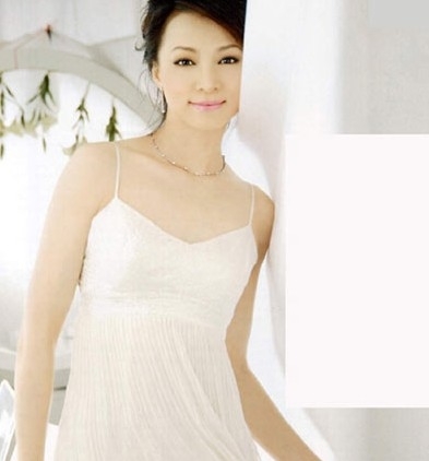 央视著名化妆师徐晶说,董卿是一个任何场合都不会穿错衣服的人.