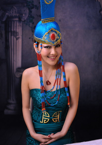 蒙古国国宝级女歌手图片