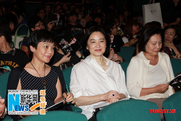 林青霞张艾嘉欣赏舞台剧何韵诗重申容祖儿是好友