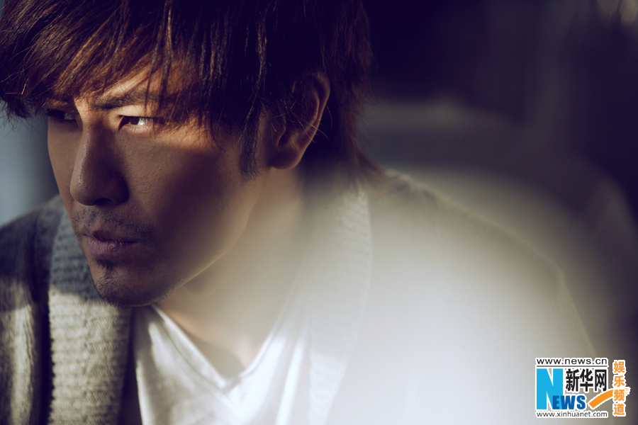高清许绍洋写真大片沧桑感十足变身忧郁大叔