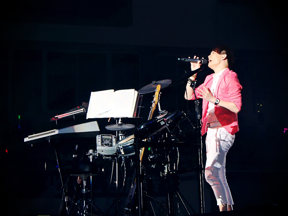 六哲荣归故里引爆情迷湛江演唱会透漏心愿