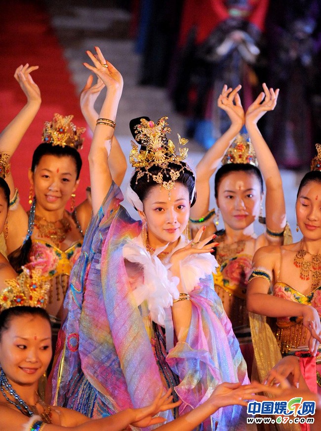 热播剧惊艳古装美人婀娜舞姿美艳瞬间组图