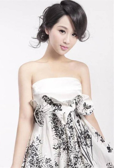 近日,由孔笙执导,杨紫,霍建华主演的《战长沙》正在横店热拍.