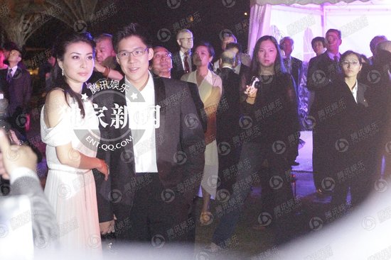 郭晶晶霍启刚婚宴进入第三日,一众亲朋好友齐聚广州南沙大酒店,为这对