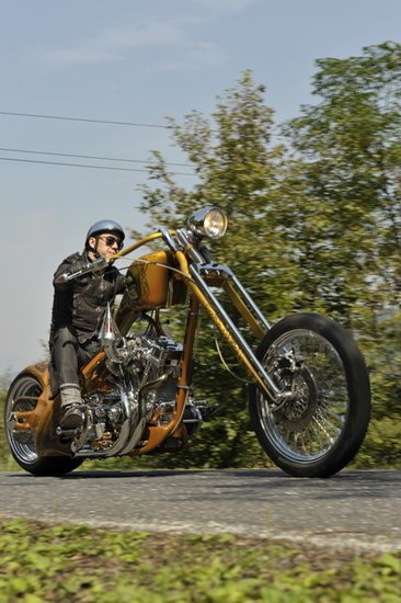 杨坤将骑哈雷机车亮相北京演唱会