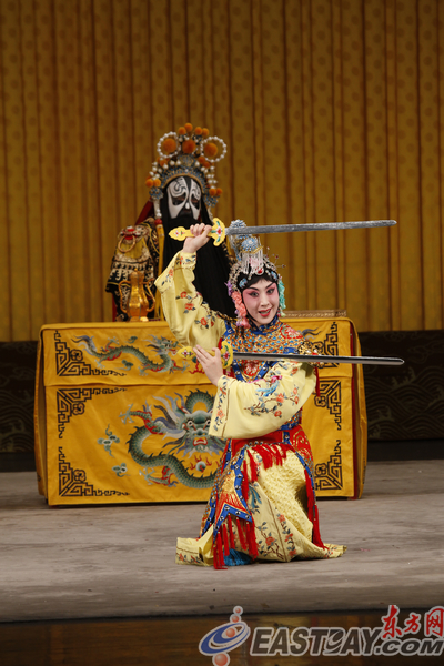 弘扬传统京剧经典全本霸王别姬精彩上演