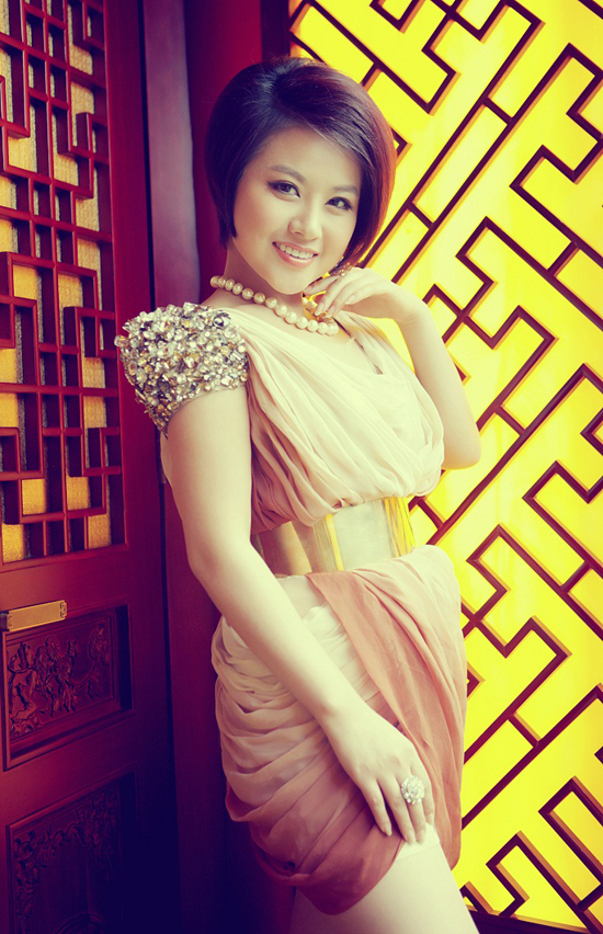 一首火热情歌《想爱就要勇敢爱》受到民歌界以及流行界赞扬的歌手春天