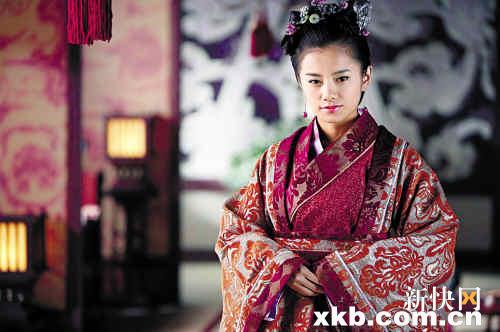 凤凰牡丹传副导演力荐女友伊一演紫嫣