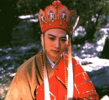 网友"瓷瓜子"通过新浪微博晒出一张86版电视剧《西游记》中唐僧扮演者