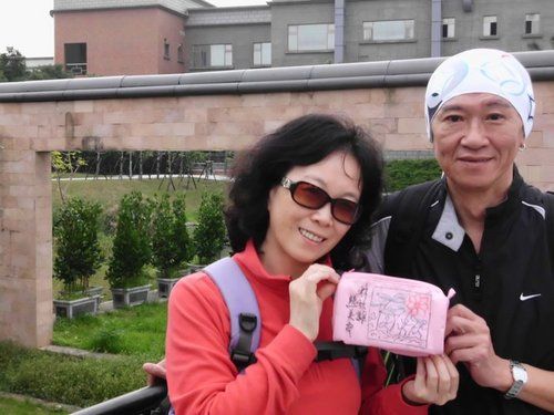 音乐制作人林秋离熊美玲夫妇(1 /1张)央视《音乐传奇》栏目播出台湾