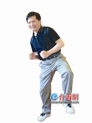 60岁宝岛歌王叶启田挑战鸟叔自创脚麻舞